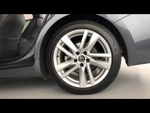 Lexus IS 300h SE - Image 19