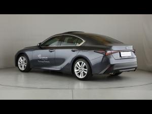 Lexus IS 300h SE - Image 21