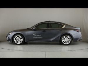 Lexus IS 300h SE - Image 22