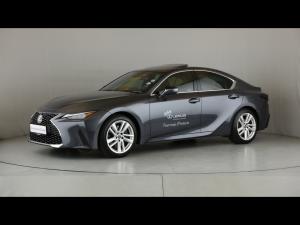 Lexus IS 300h SE - Image 23