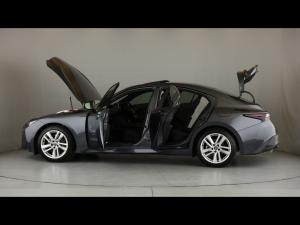 Lexus IS 300h SE - Image 26