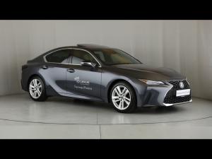 Lexus IS 300h SE - Image 1