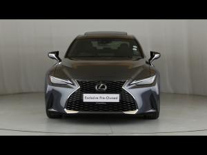 Lexus IS 300h SE - Image 4