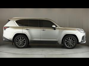 Lexus LX 600 F Sport - Image 3