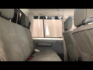 Toyota Land Cruiser 79 2.8GD-6 double cab auto - Image 12