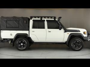 Toyota Land Cruiser 79 2.8GD-6 double cab auto - Image 3