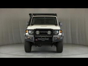 Toyota Land Cruiser 79 2.8GD-6 double cab auto - Image 4