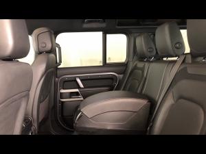 Land Rover Defender 110 D300 X-Dynamic HSE - Image 11