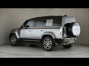 Land Rover Defender 110 D300 X-Dynamic HSE - Image 21