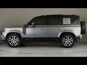Land Rover Defender 110 D300 X-Dynamic HSE - Image 22