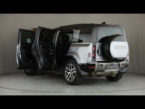 Land Rover Defender 110 D300 X-Dynamic HSE - Image 25
