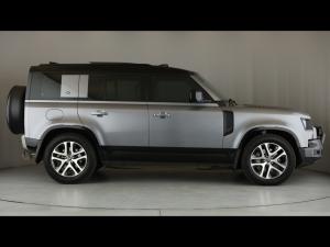 Land Rover Defender 110 D300 X-Dynamic HSE - Image 3