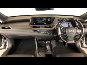 Lexus ES 250 EX - Image 6