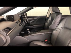 Lexus ES 250 EX - Image 7