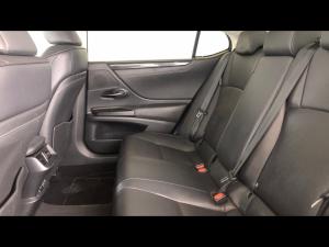Lexus ES 250 EX - Image 11