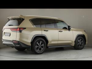 Lexus LX 500d Overtrail - Image 2