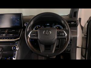 Toyota Land Cruiser 300 3.3D ZX SE - Image 8