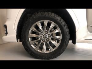 Toyota Land Cruiser 300 3.3D ZX SE - Image 18