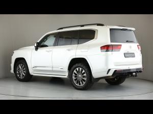 Toyota Land Cruiser 300 3.3D ZX SE - Image 21