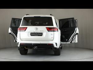 Toyota Land Cruiser 300 3.3D ZX SE - Image 24