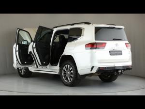 Toyota Land Cruiser 300 3.3D ZX SE - Image 25