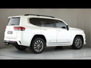 Toyota Land Cruiser 300 3.3D ZX SE - Image 2