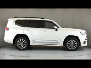 Toyota Land Cruiser 300 3.3D ZX SE - Image 3