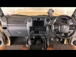 Toyota Land Cruiser 79 4.5D-4D V8 double cab LX - Image 6