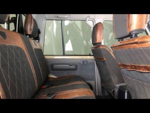 Toyota Land Cruiser 79 4.5D-4D V8 double cab LX - Image 12