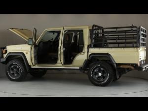 Toyota Land Cruiser 79 4.5D-4D V8 double cab LX - Image 26