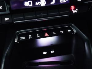 Audi A3 sedan 35TFSI S line - Image 16