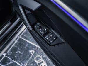 Audi A3 sedan 35TFSI S line - Image 18