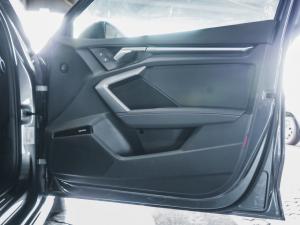 Audi A3 sedan 35TFSI S line - Image 24