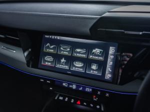 Audi A3 sedan 35TFSI S line - Image 4