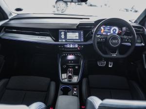 Audi A3 sedan 35TFSI S line - Image 7