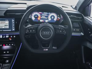 Audi A3 sedan 35TFSI S line - Image 9
