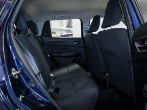 Suzuki Swift 1.2 GLX manual - Image 11
