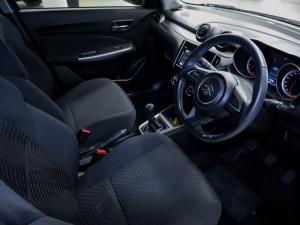 Suzuki Swift 1.2 GLX manual - Image 12
