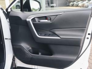 Toyota RAV4 2.0 GX auto - Image 12