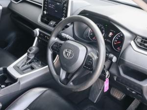 Toyota RAV4 2.0 GX auto - Image 16