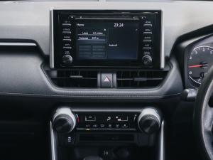 Toyota RAV4 2.0 GX auto - Image 24