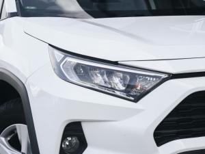 Toyota RAV4 2.0 GX auto - Image 4