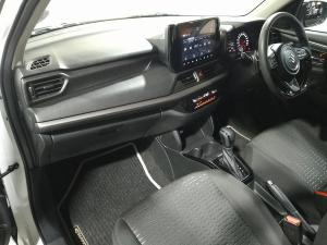 Suzuki Swift 1.2 GLX auto - Image 10
