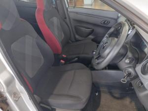 Renault Kwid 1.0 Techno manual - Image 11