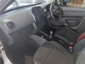 Renault Kwid 1.0 Techno manual - Image 15