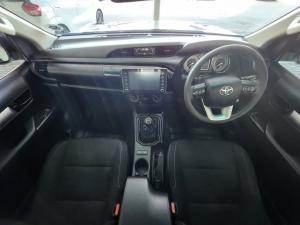 Toyota Hilux 2.4GD-6 Xtra cab Raider manual - Image 6