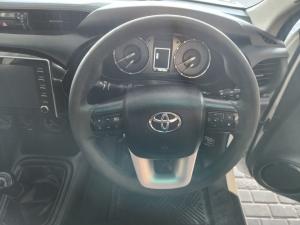 Toyota Hilux 2.4GD-6 Xtra cab Raider manual - Image 8
