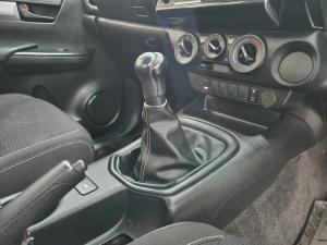 Toyota Hilux 2.4GD-6 Xtra cab Raider manual - Image 10