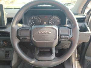 Toyota Hilux 2.8GD-6 double cab SRX 4x4 - Image 8
