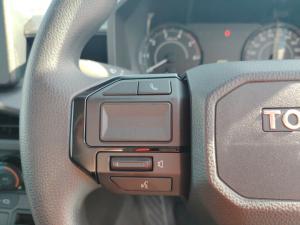 Toyota Hilux 2.8GD-6 double cab SRX 4x4 - Image 9